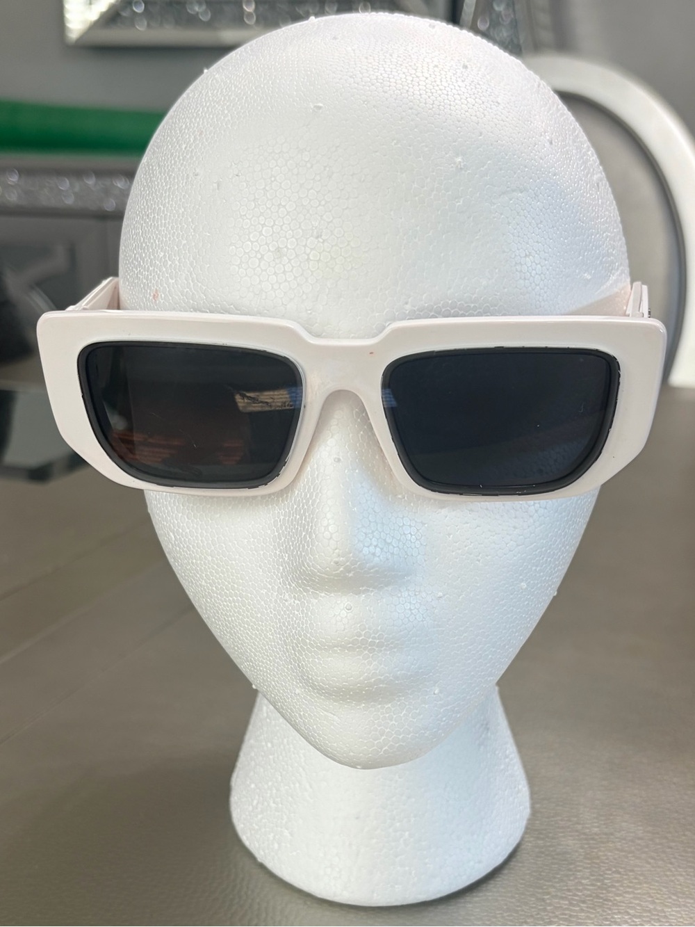 PRADA PR 17WS SYMBOLE WHITE BLACK SUNGLASSES BOX POUCH CLOTH MADE IN ITALY
